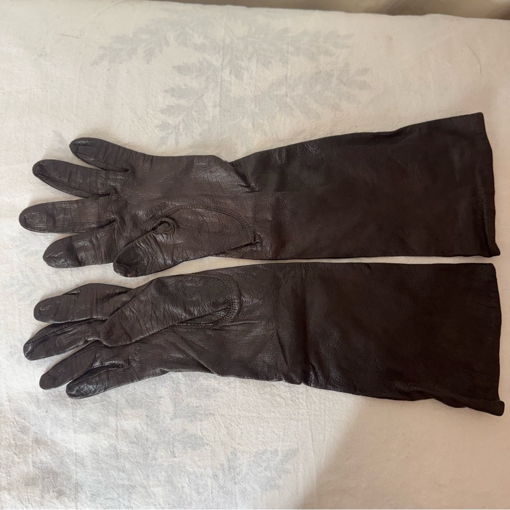 Vintage French Women's Opera Length Leather Gloves. - Picture 2 of 4